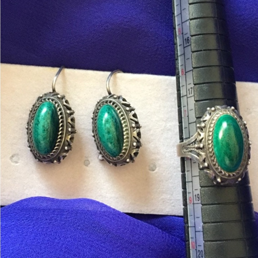 Elegant Silver and Green Jewelry Set Malachite Ring & Earrings